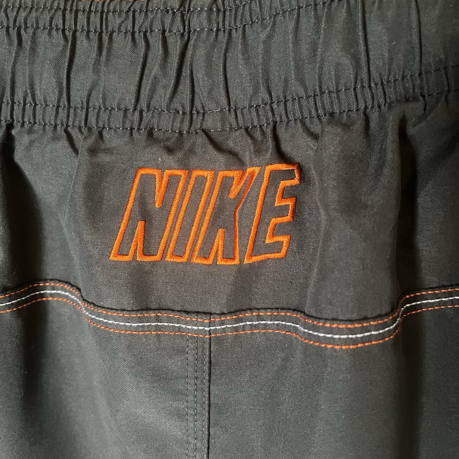 Nike Men XXL Core Volley 9″ Cargo Swim Trunks Mesh Liner Charcoal Grey Orange