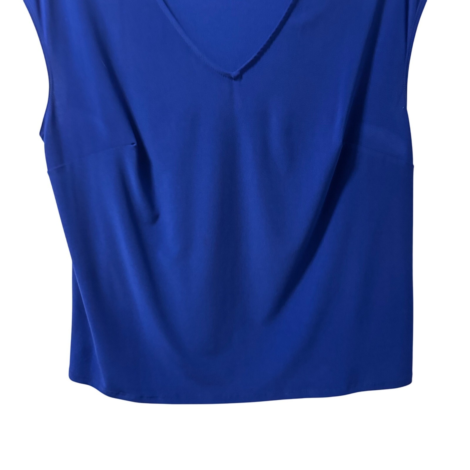 Vince Camuto V-Neck Blue Sleeveless Top Size 1X Polyester/Spandex Blend. NWT