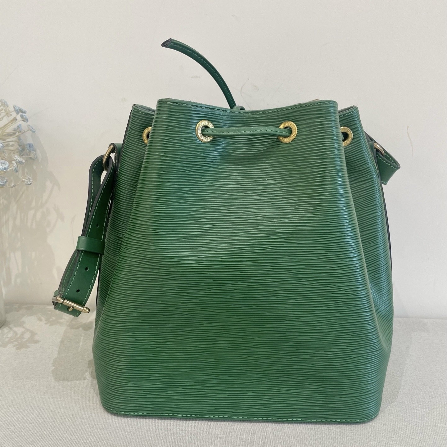 Louis Vuitton Pre-Owned Authentic Bucket Bag Green Free Tracked Shipping