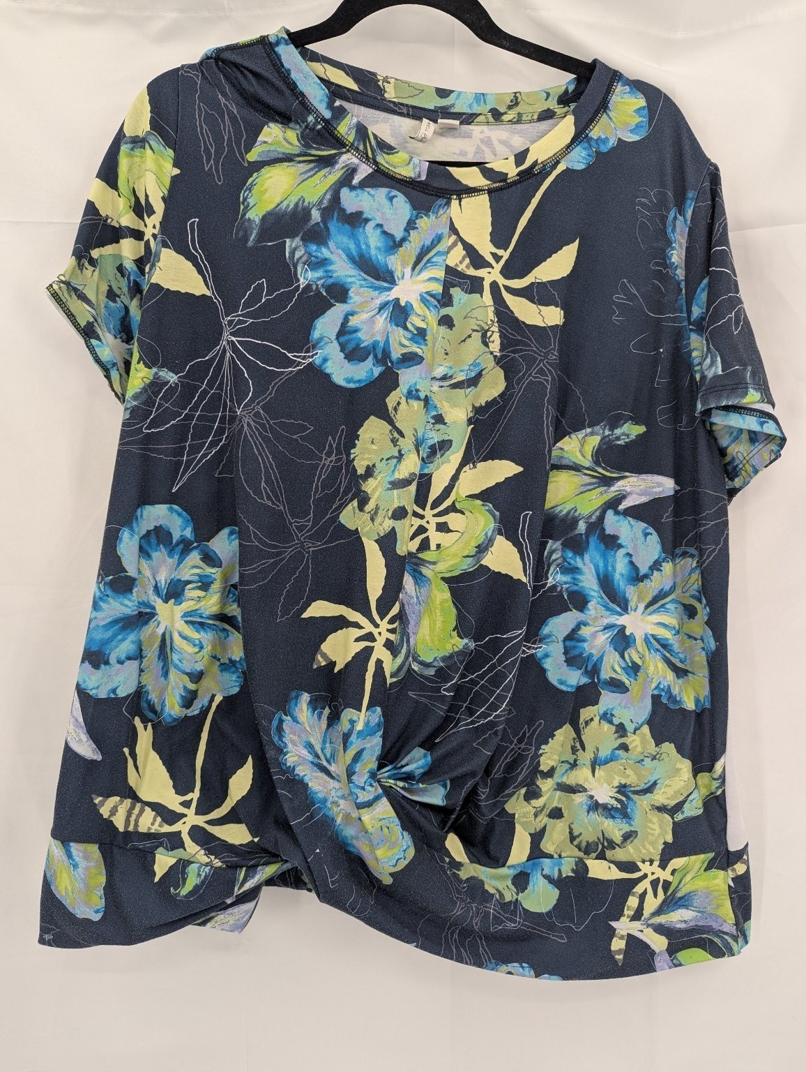 Live Well Women’s Floral Print Top Navy Blue 18/20W Polyester Spandex