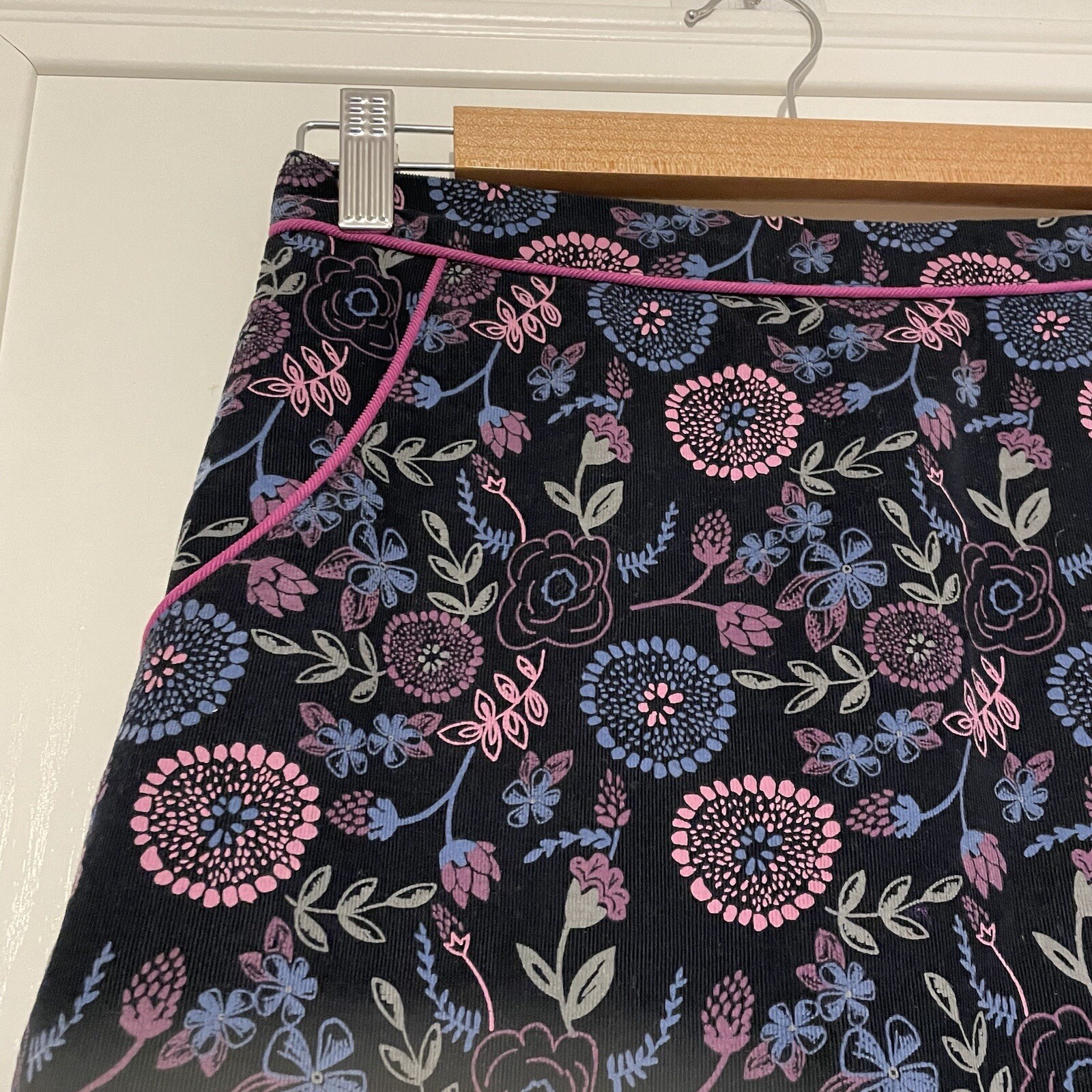 Ness Fine Needlecord Fully Lined Skirt size 8 Charcoal Floral Pink Pockets Vgc