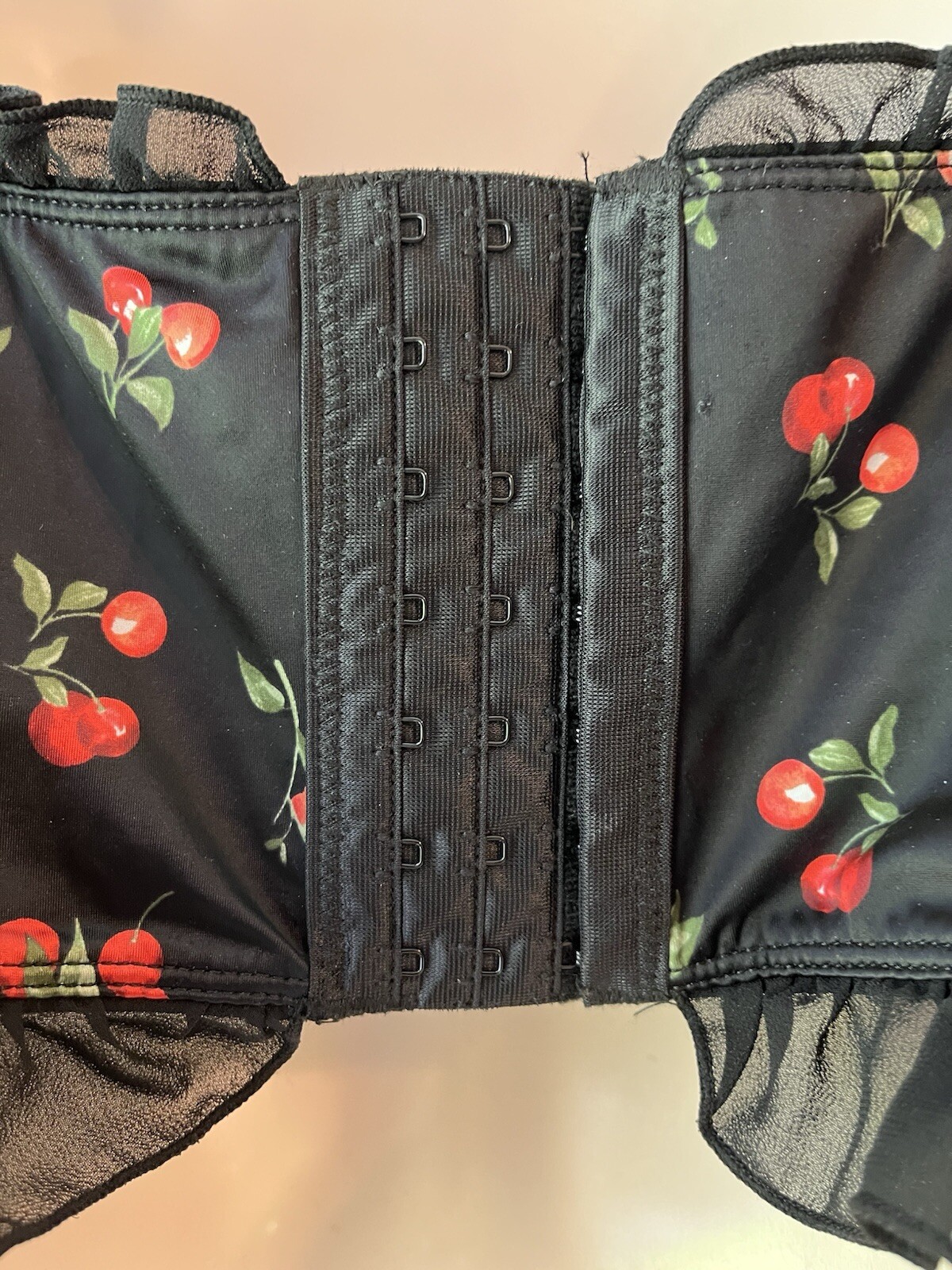 Torrid Size 2 Black Bra Red Cherries Black Straps & Shoulder Bows Adjustable