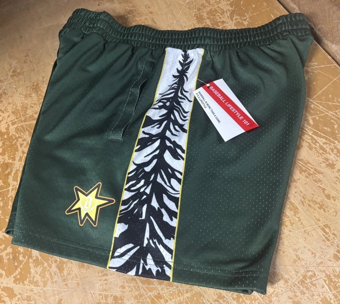 NWT $50 new BASEBALL LIFESTYLE 101 Forest Shorts Green Athletic Mens L Large 34