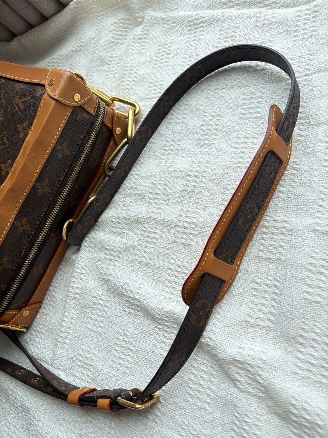 Louis Vuitton Pre-Owned Authentic Box Clutch Free Tracked Shipping