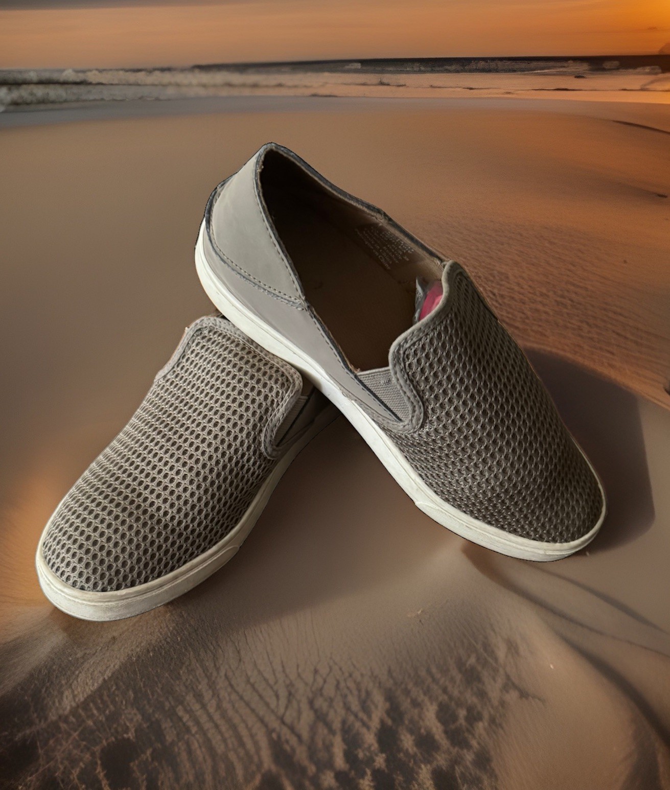 OluKai Men’s Size 7 Nohea Moku 10283-RK13 Casual Slip On Mesh Boat Shoes