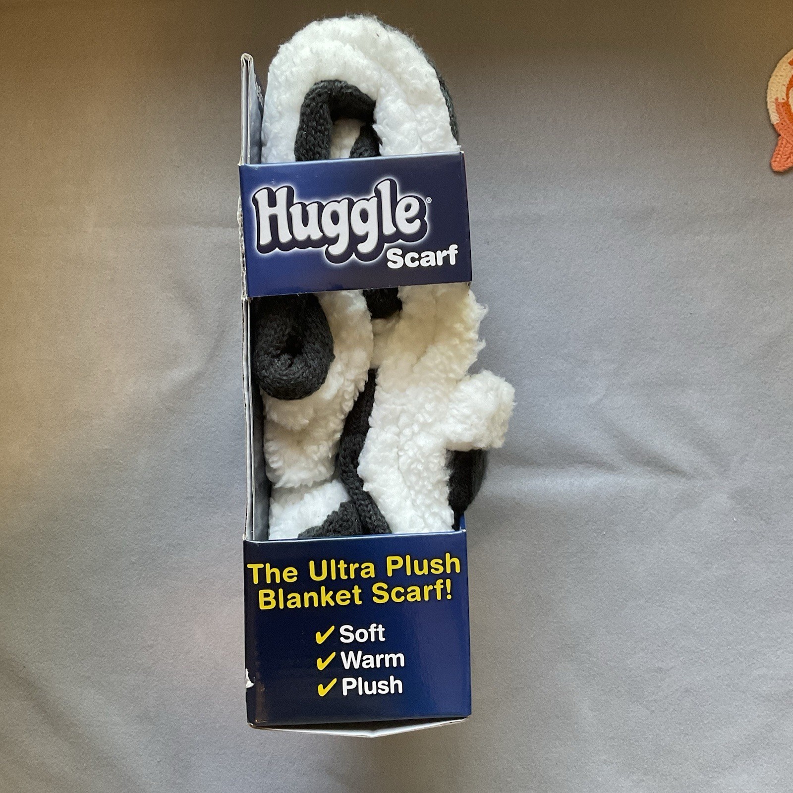 Huggle Blanket Scarf with Pockets, One Size Fits Most, New in Box