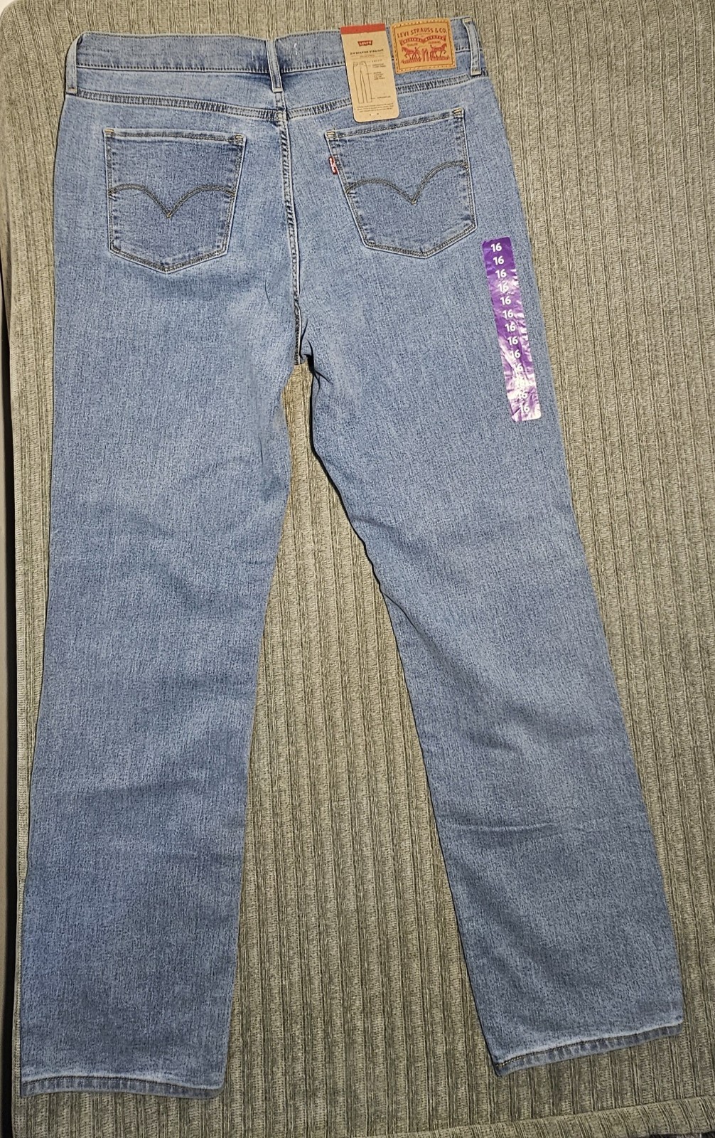 Levi’s Women’s 314 Shaping Straight Mid-Rise Size 33×32