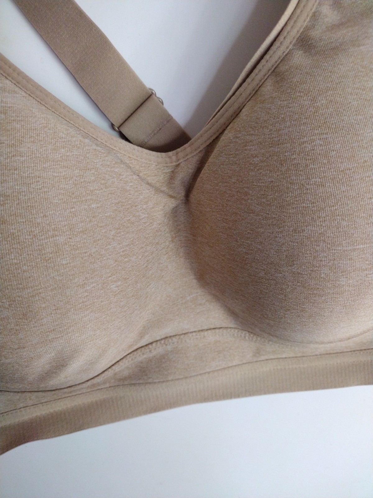 Avia 76L627Underwire Lined Sport Bra Size 38DDD NUDE CONVERTIBLE STRAPS