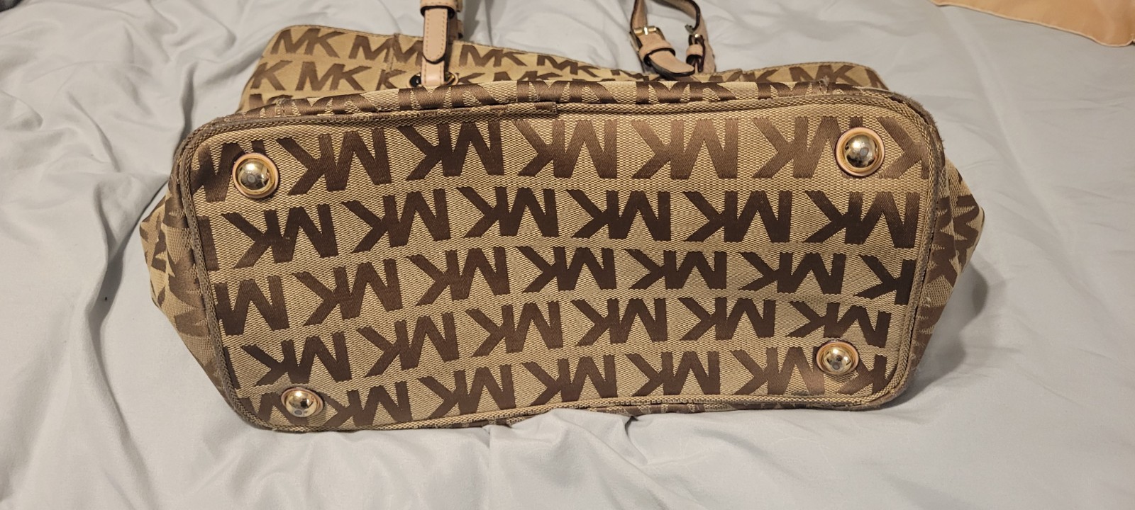 Michael Kors Logo Monogram Large Tote Zip Top Tan/Brown Lined Pockets Charm