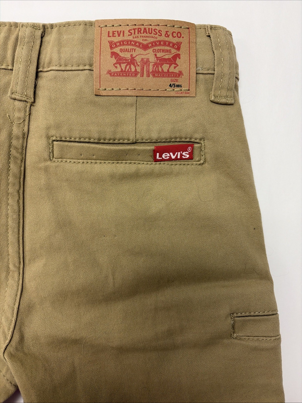 Levi’s Adjustable Waist Khaki Cargo Shorts Boys Size 4 /5 Regular Casual