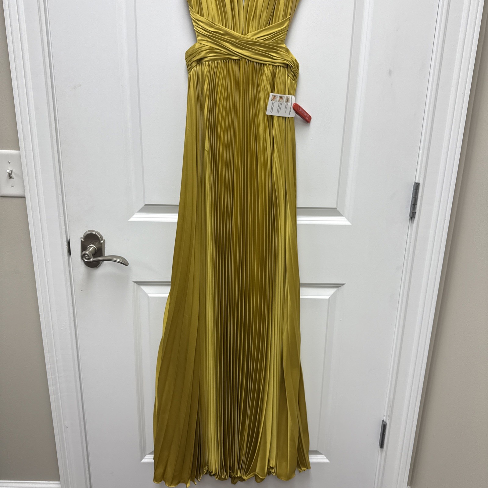 Mac Duggal Size 0 Chartreuse 26729 Pleated Flutter Sleeve V Lace-Up Gown Dress