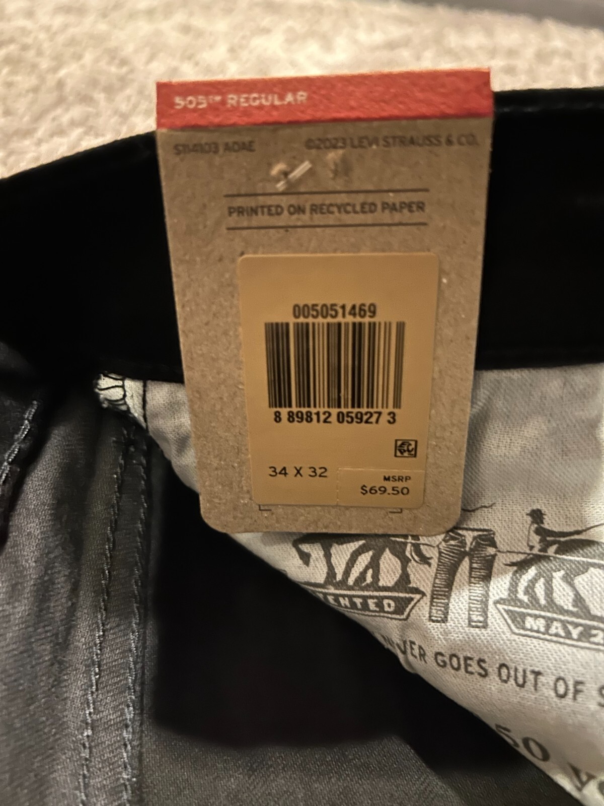 Levi’s 505 Jeans Regular Fit W/Stretch Black Size 34X32 NWT RT$69.5 1469 D18