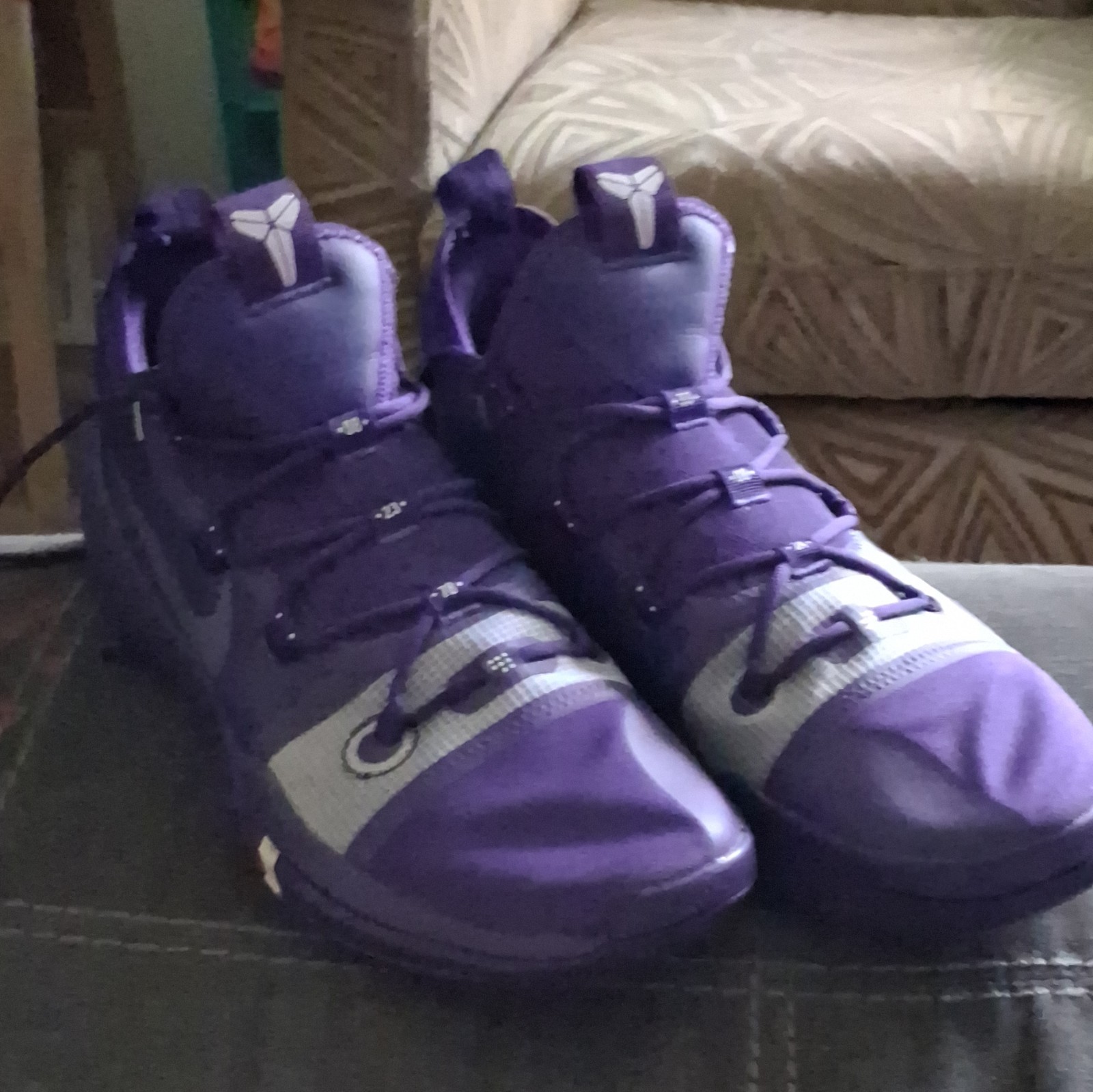 Nike Kobe A.D. Exodus Men’s Mid Top basketball shoes