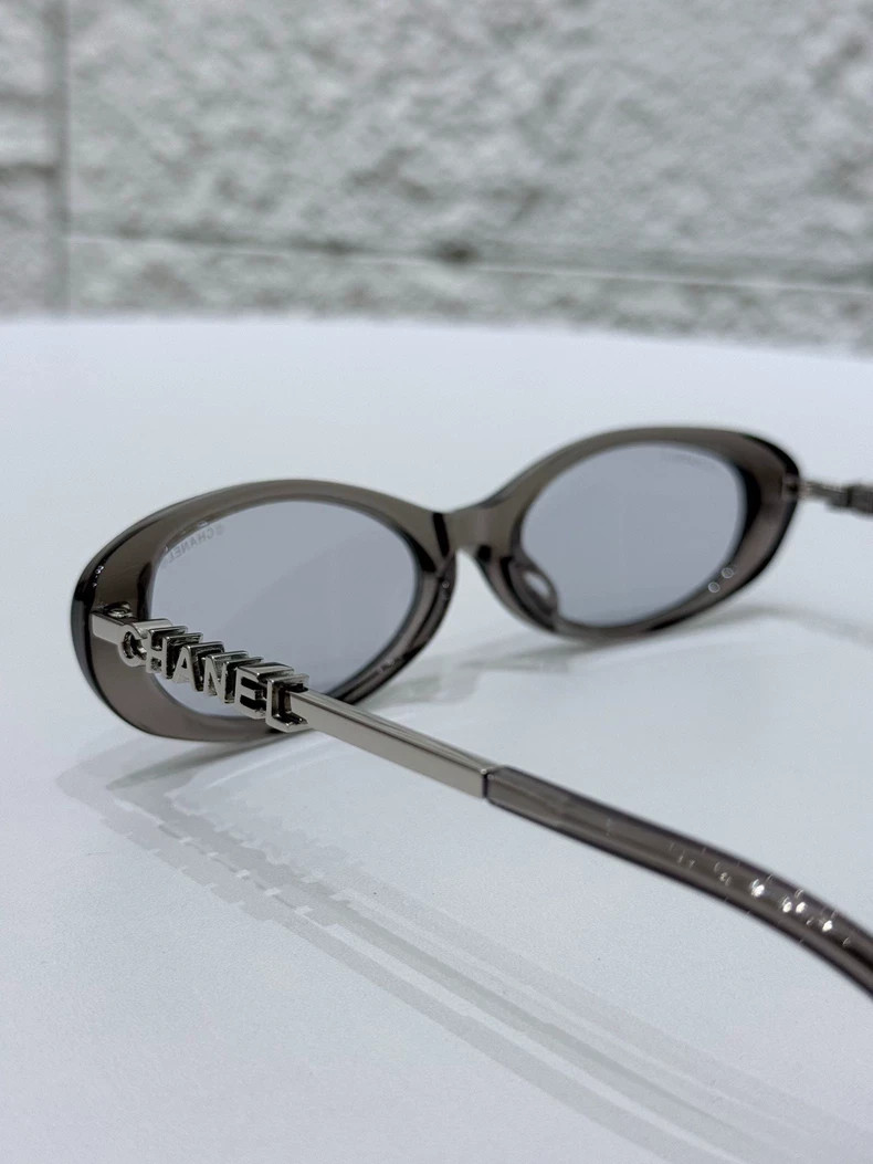 Chanel Women’s Sunglasses CH5565 Retro Cat Eye Oval Frame 54-17-140 NEW