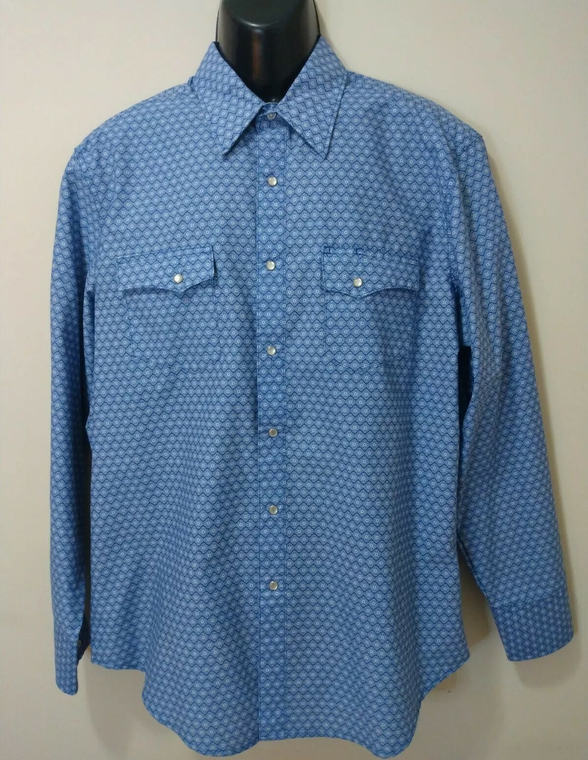 Wrangler Men’s Western Wrancher Cowboy Pearl Snap Shirt Geometric Blue L