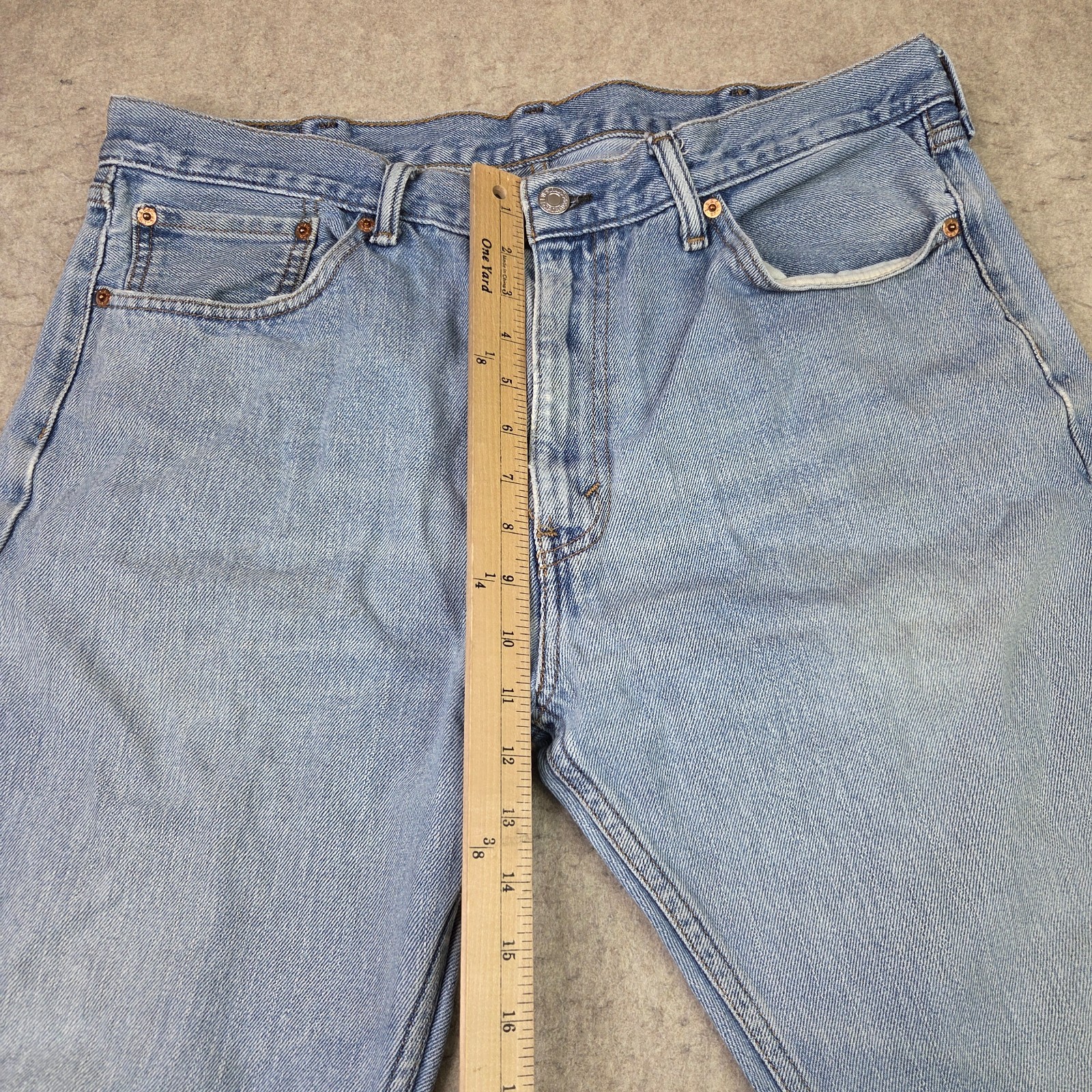 Levis 505 Mens Jeans 38×34 Blue Light Wash Denim Straight Fit Zip Fly 5-Pocket
