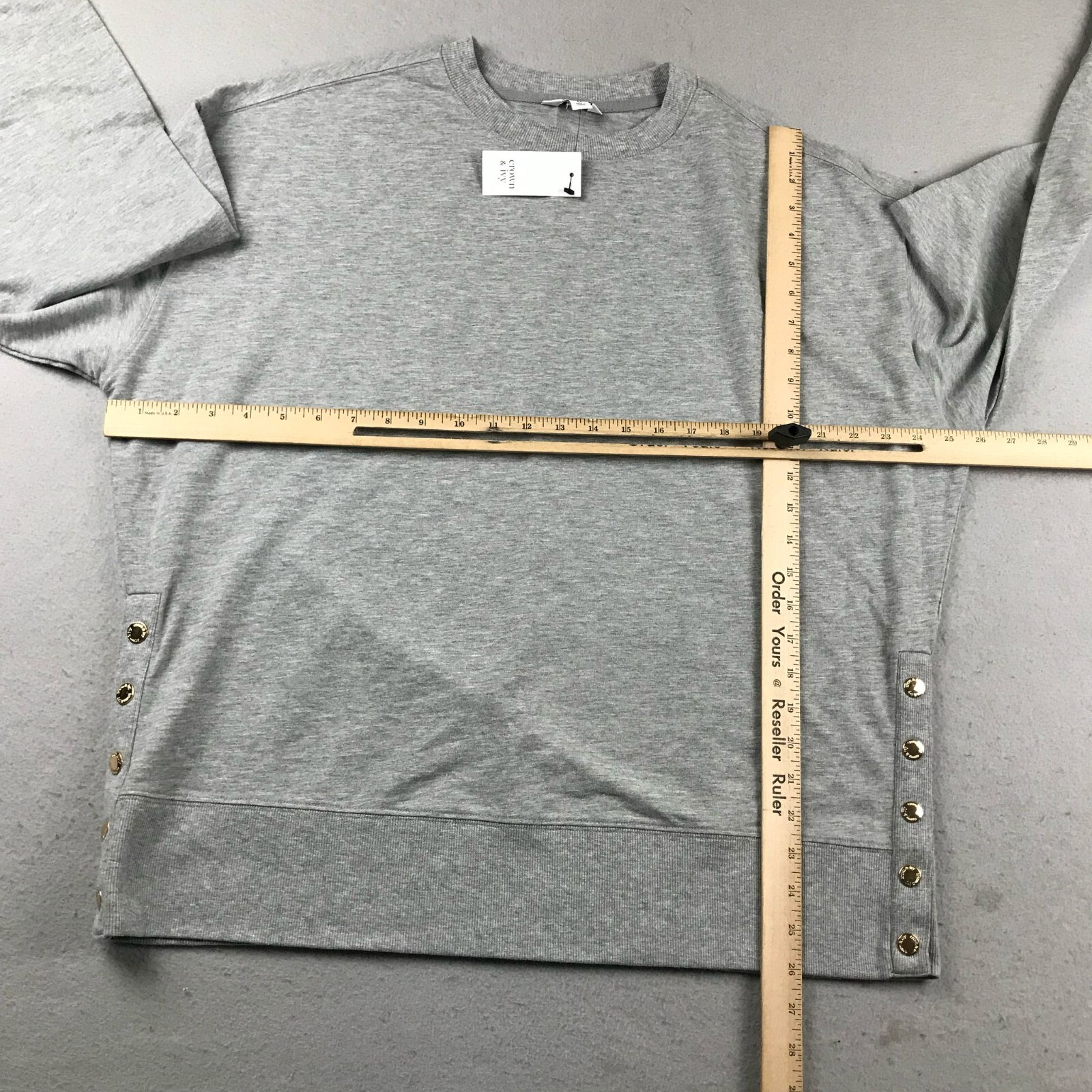 Crown & Ivy Sweatshirt Womens Medium Gray Crew Neck Side Snap Button Top NWT