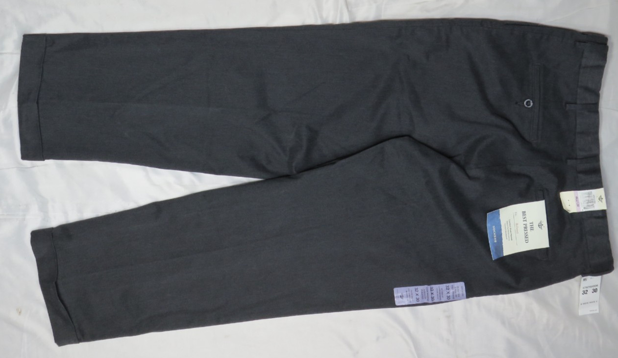 LEVIS DOCKERS PANTS 30×30 CHARCOAL COMFORT KHAKI RELAXED PLEATED STRETCH NEW NWT