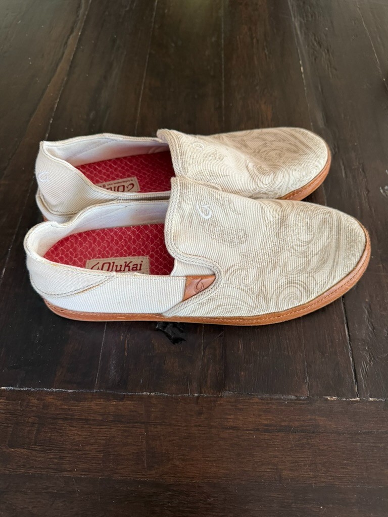 OluKai Makani Hoa Mens Slip On Shoes NEW Size 9 Limited Edition Wooden Wave