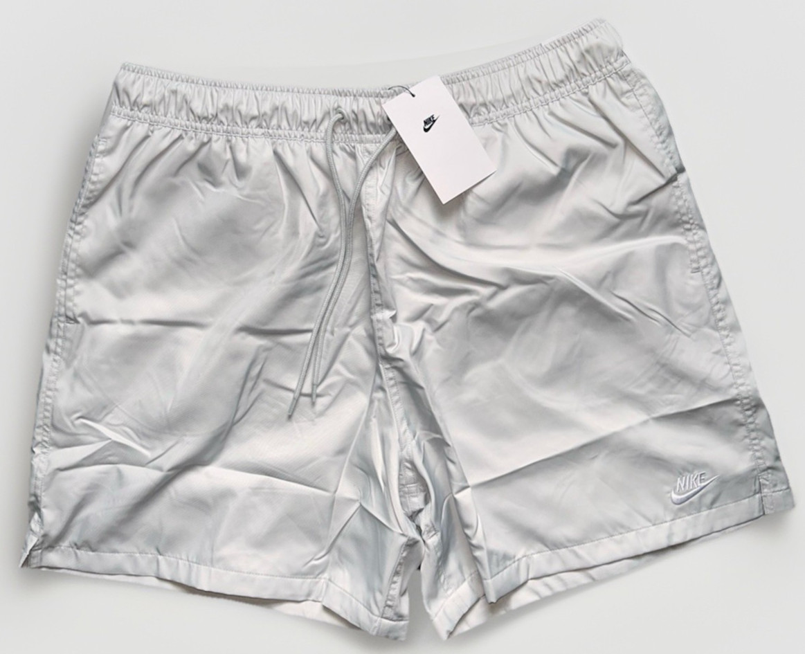 Nike Club Flow Woven Shorts Fully Lined FN3307-025 Photon Dust • Men’s L
