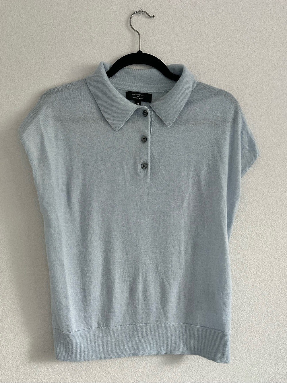 Women’s Banana Republic Light Blue Cap Sleeve Merino Wool Polo Size M Coastal