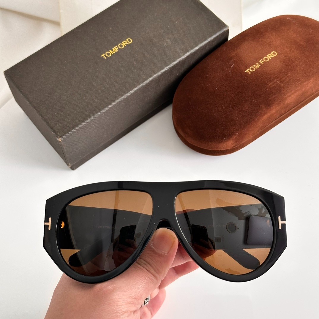 Tom Ford large black frame amber orange lens sunglasses TF1044 60-12-140