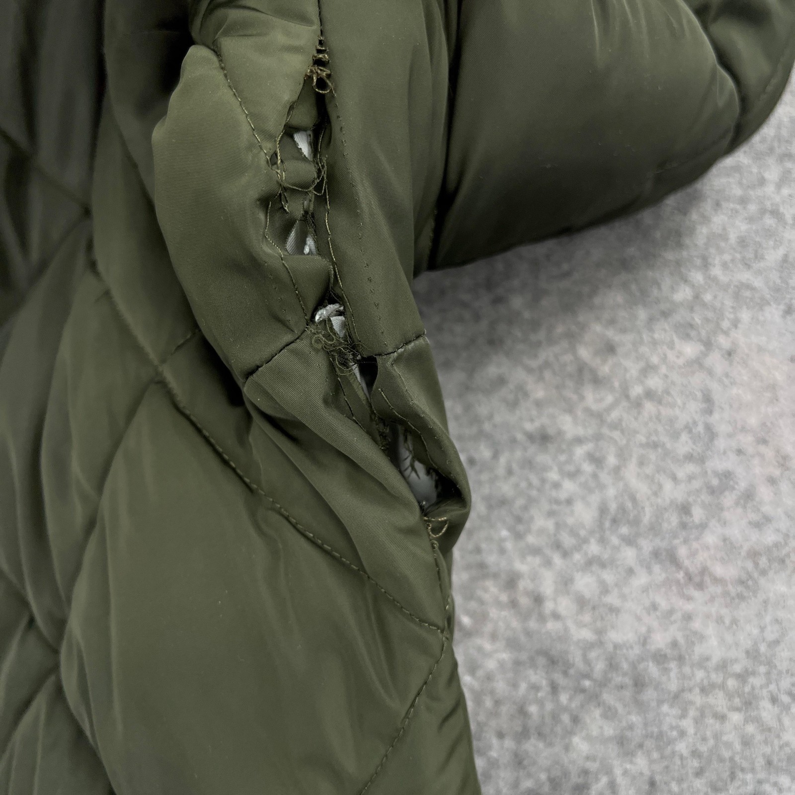 Levi’s Coat Mens XL Green Quilted Hooded Lined Insulated Pockets Outdoors