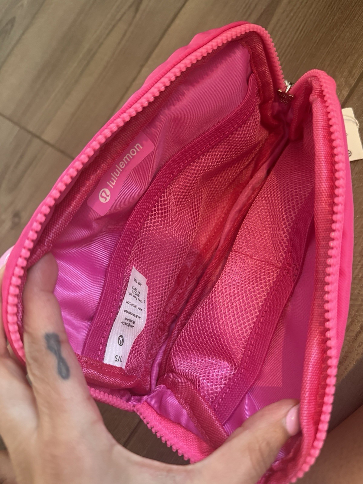 Lululemon Women’s Brand New Hot Pink Everywhere Belt Bag