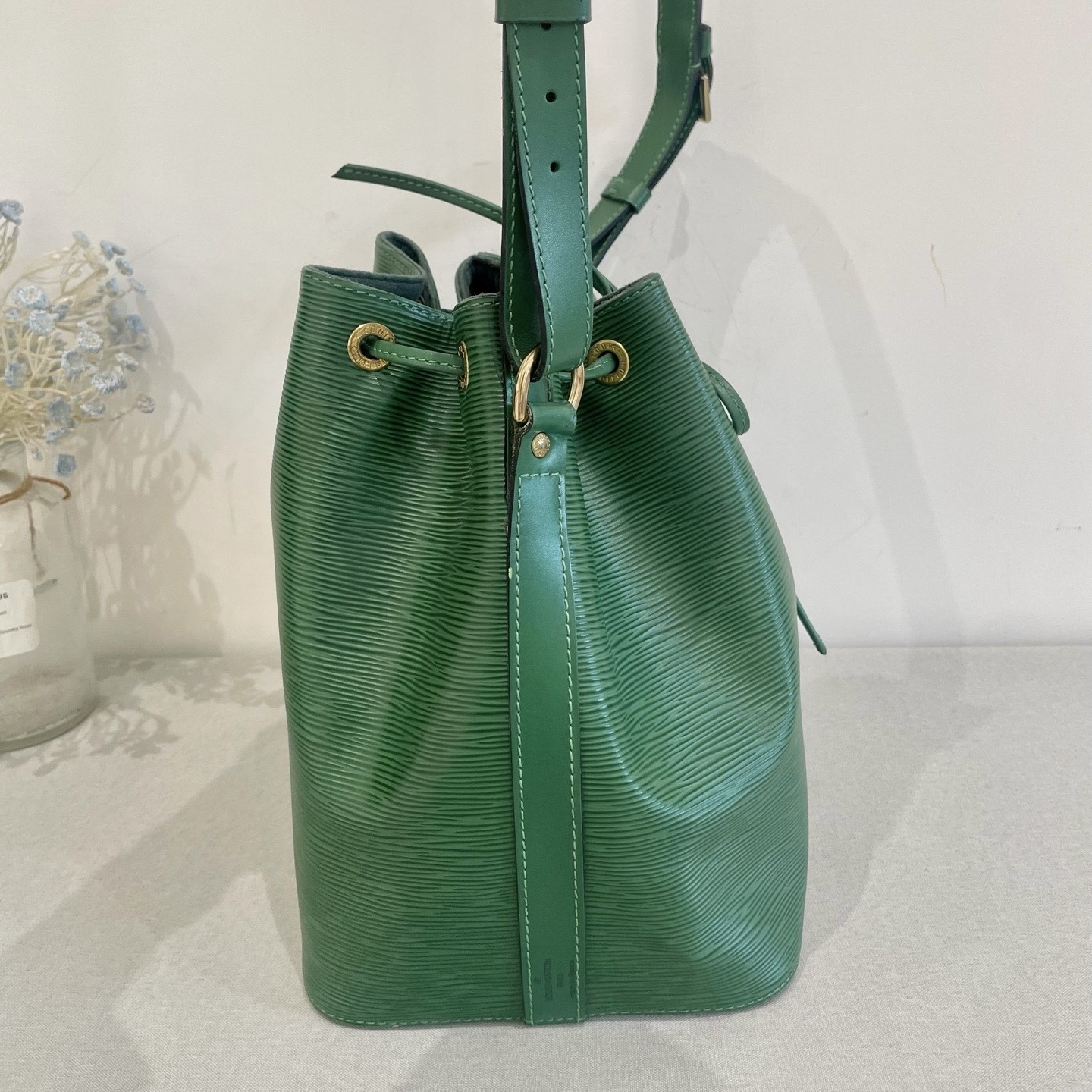 Louis Vuitton Pre-Owned Authentic Bucket Bag Green Free Tracked Shipping