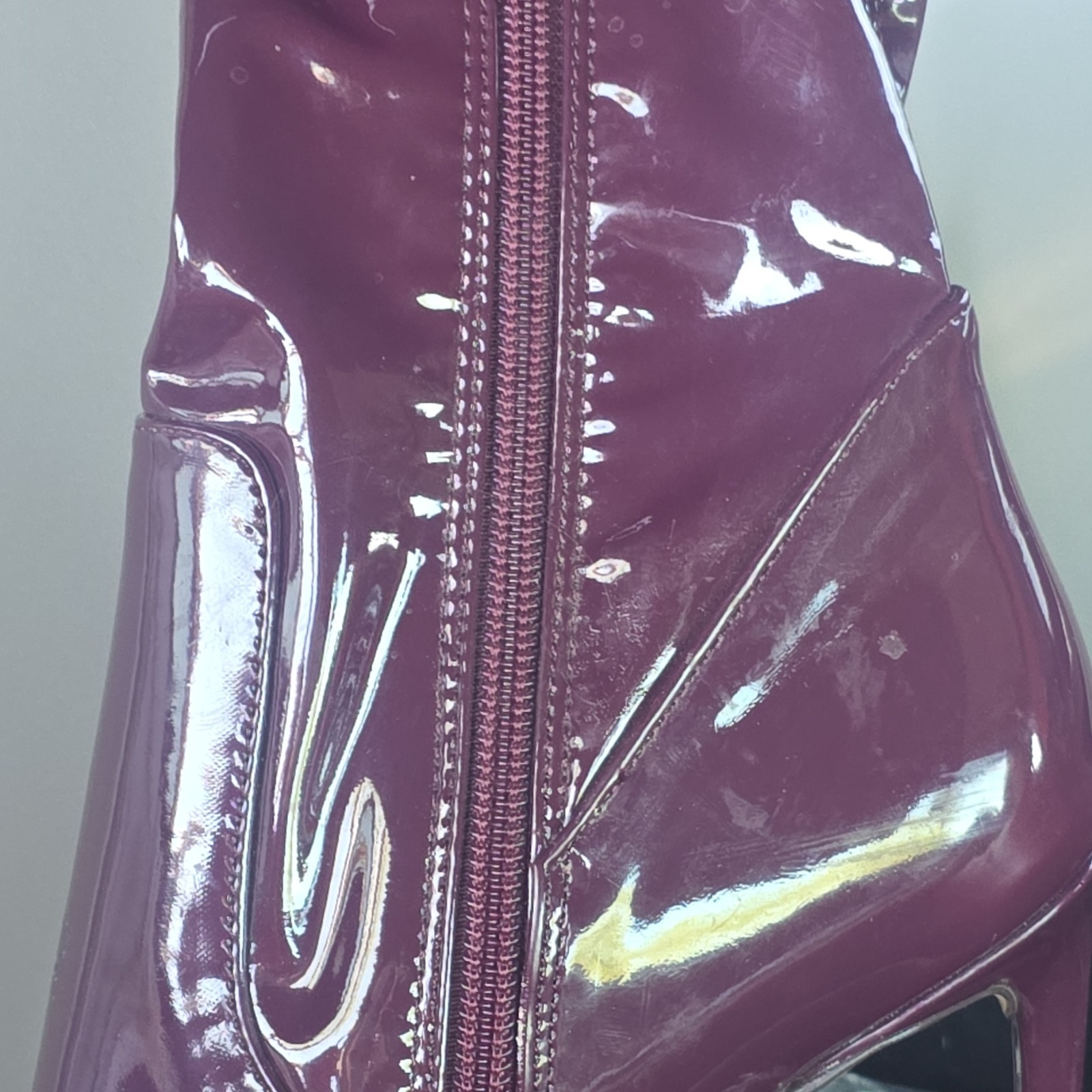 Steve Madden Women’s Purple Patent Leather Knee High Pointed Toe Zip Boots