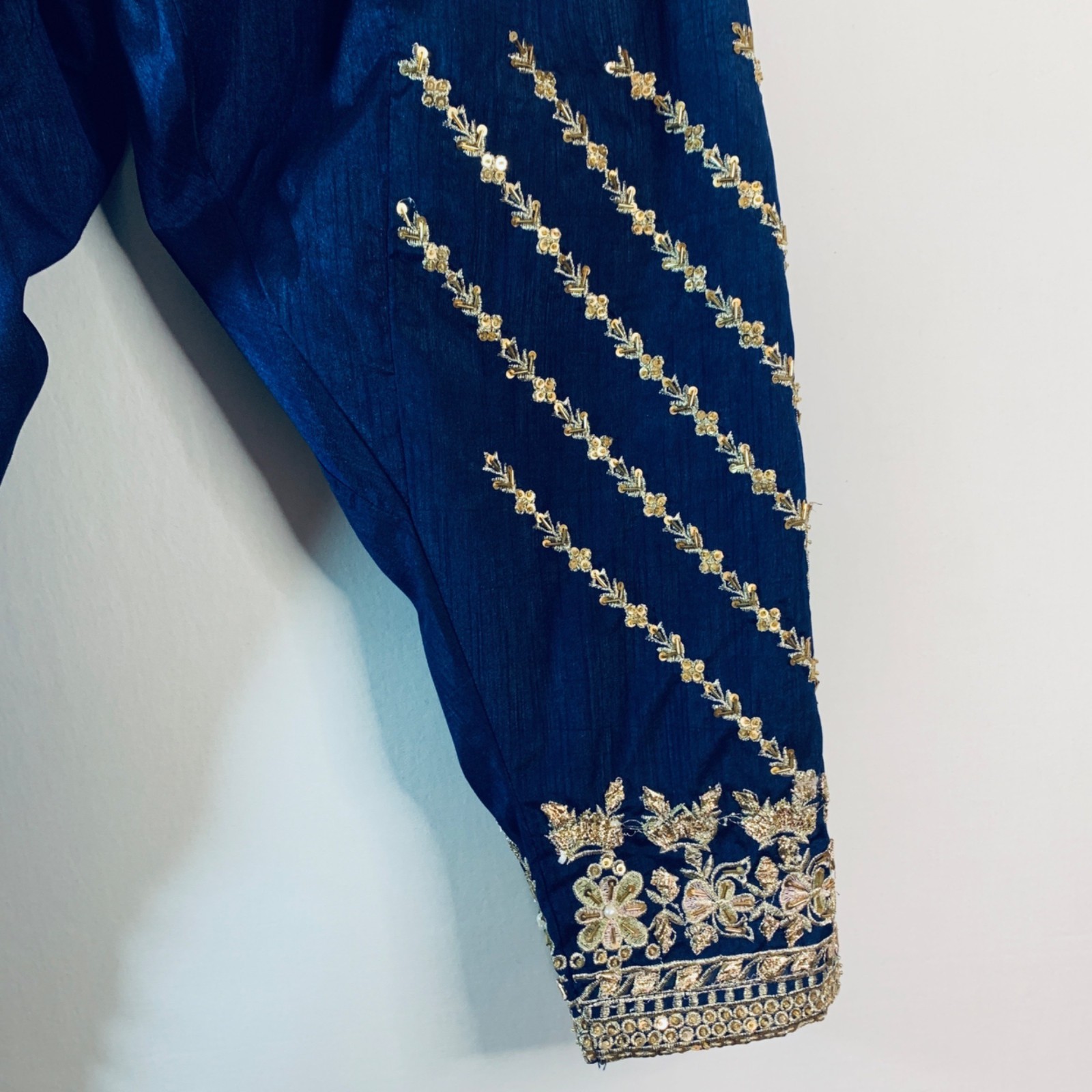 Nazila Couture size Small Embroidered Navy Blue Kurta & Salwar Set NWOT