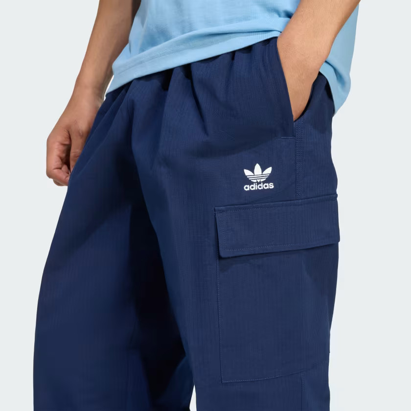 adidas men Trefoil Essentials Woven