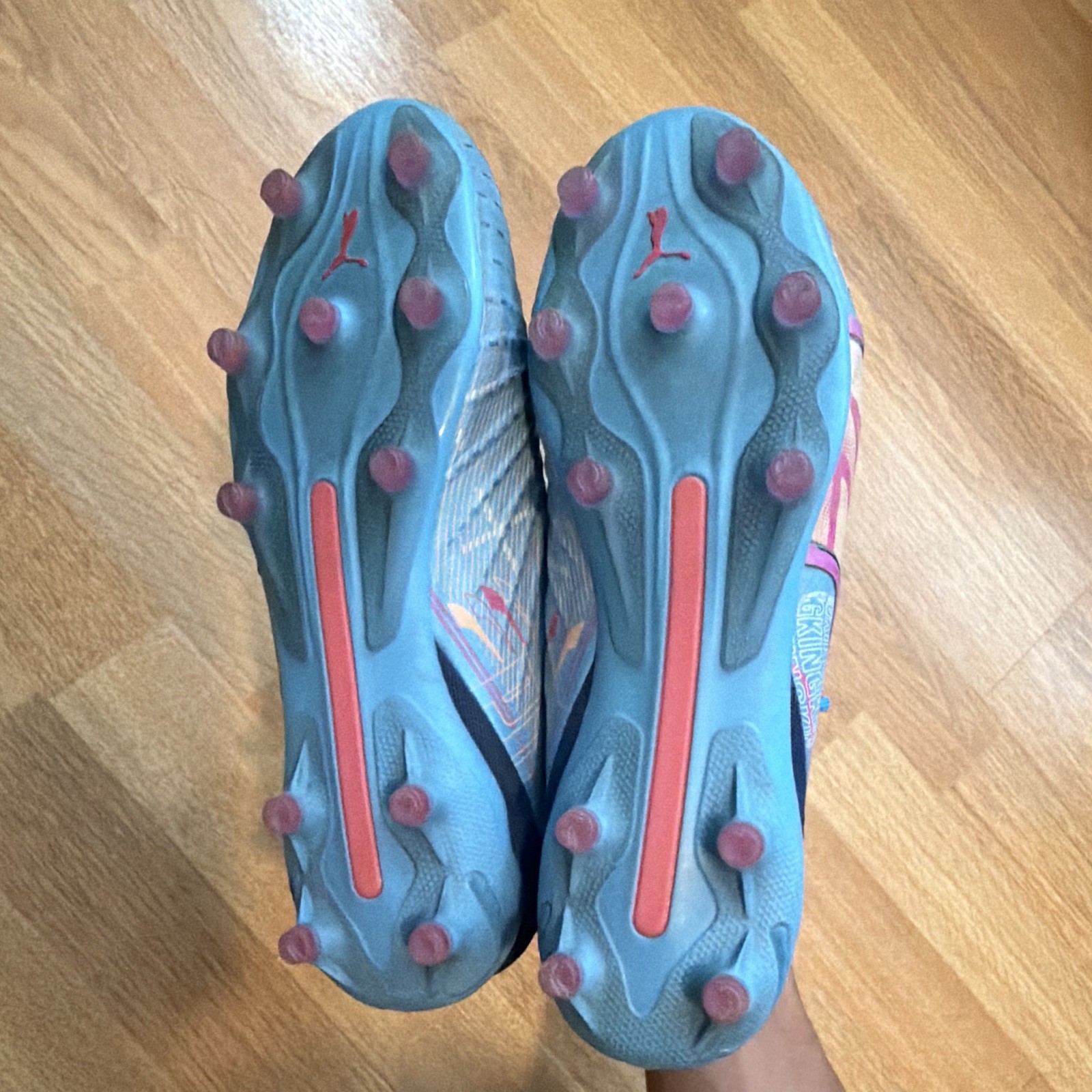 PUMA King Ultimate Men’s Soccer Cleats (Luminous Blue-Poison Pink-Blazing)