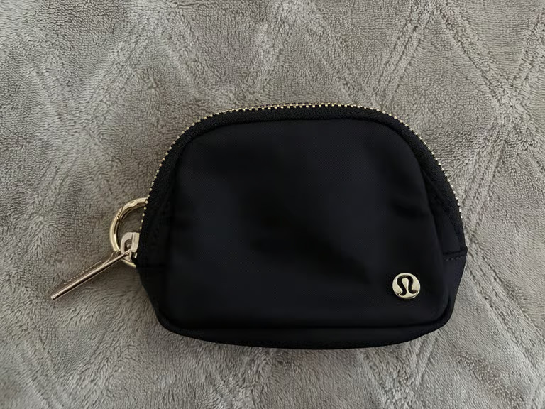 Lululemon Everywhere Belt Bag Nano Black / Gold NWOT