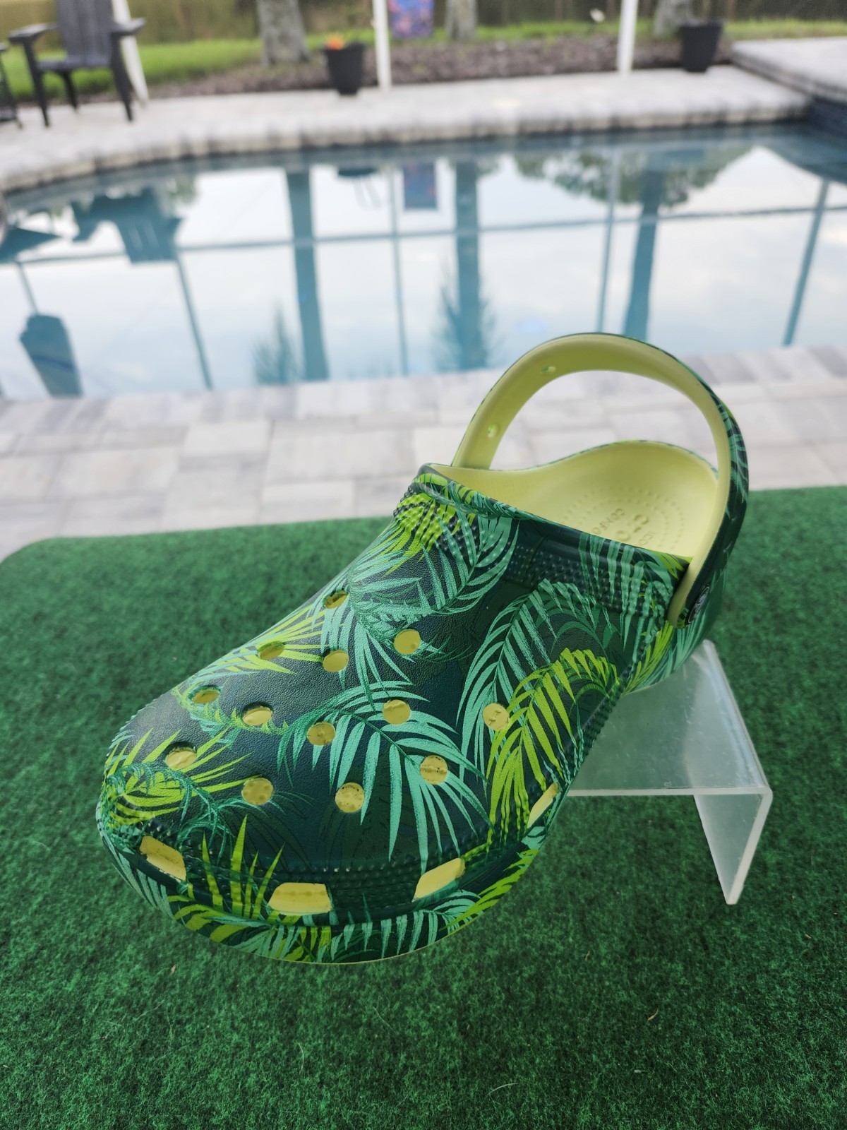 Crocs Classic Tropical Palm Print Clogs Green Unisex W8 M6 Comfort Shoes