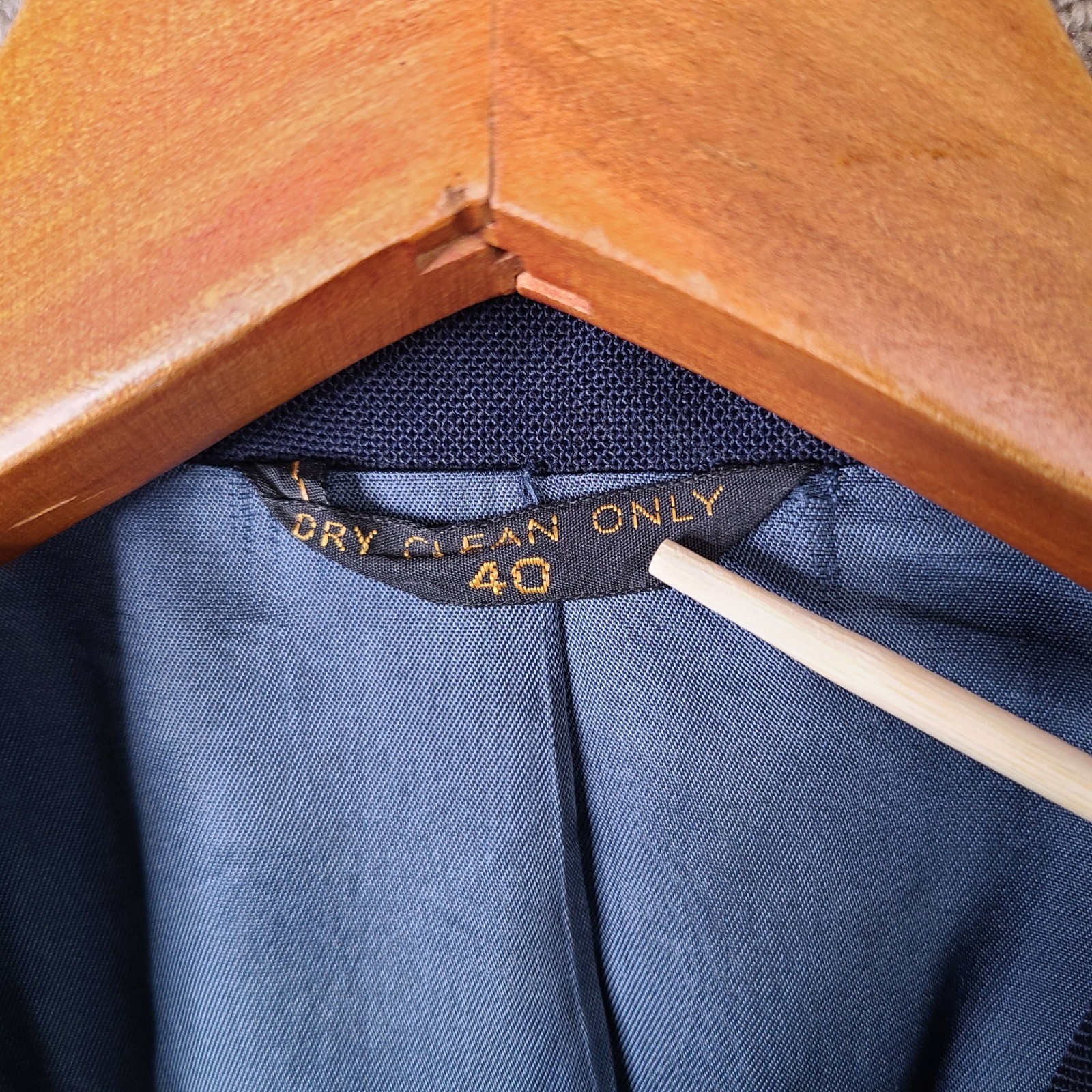 Haggar Imperial Jacket Mens 40R Navy Blue Sport Coat Gold Crest Buttons USA