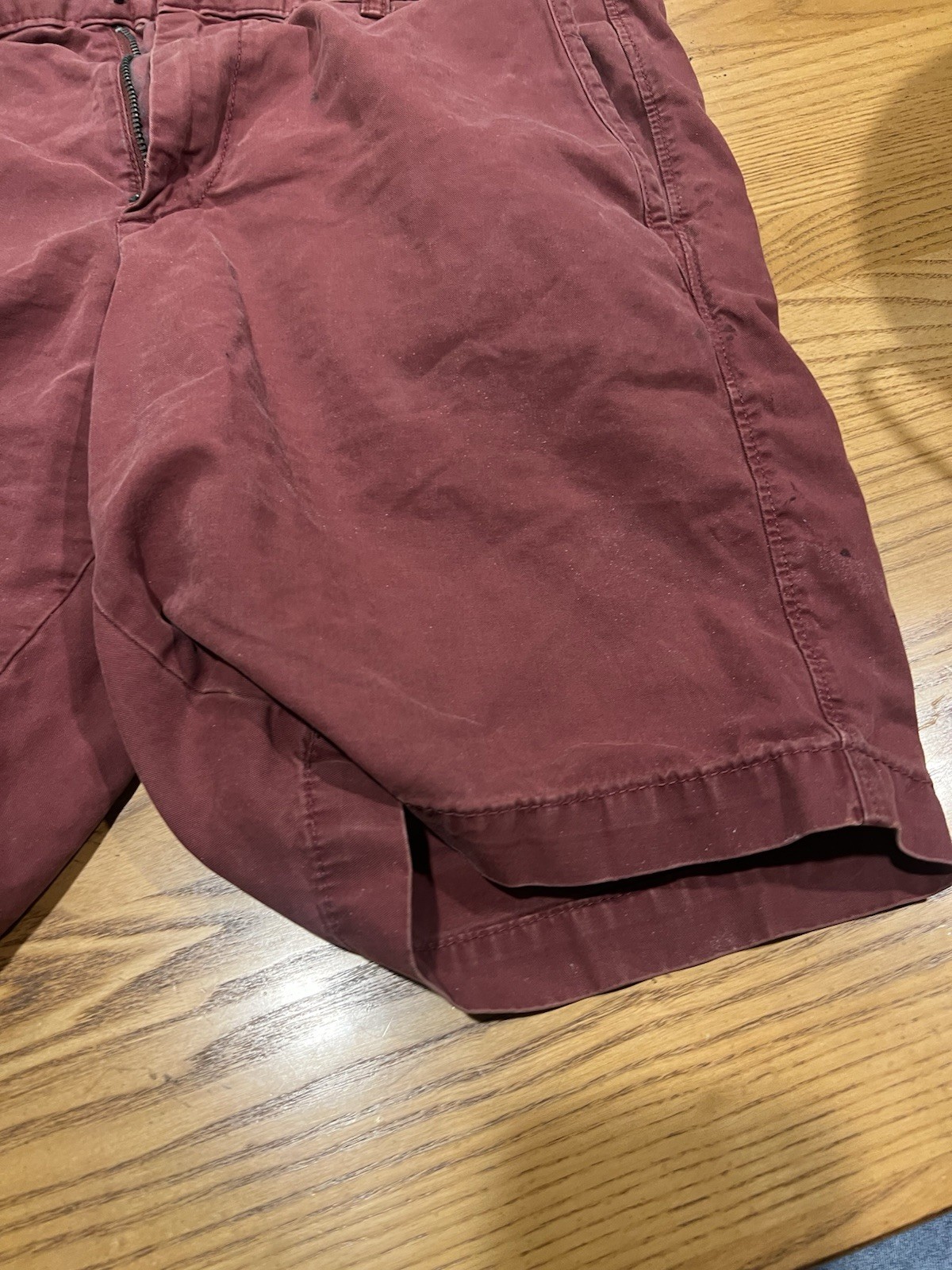 Men’s Red Gap 1969 Burgundy Shorts Waist 32” Inseam 9” Length 18”