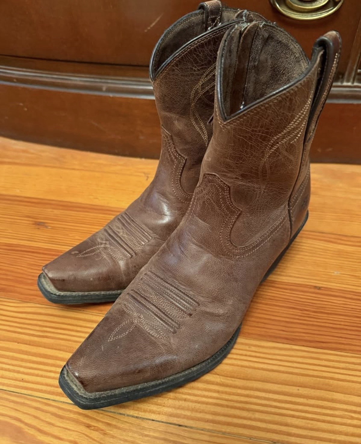Women’s Ariat 7.5R Short Boots
