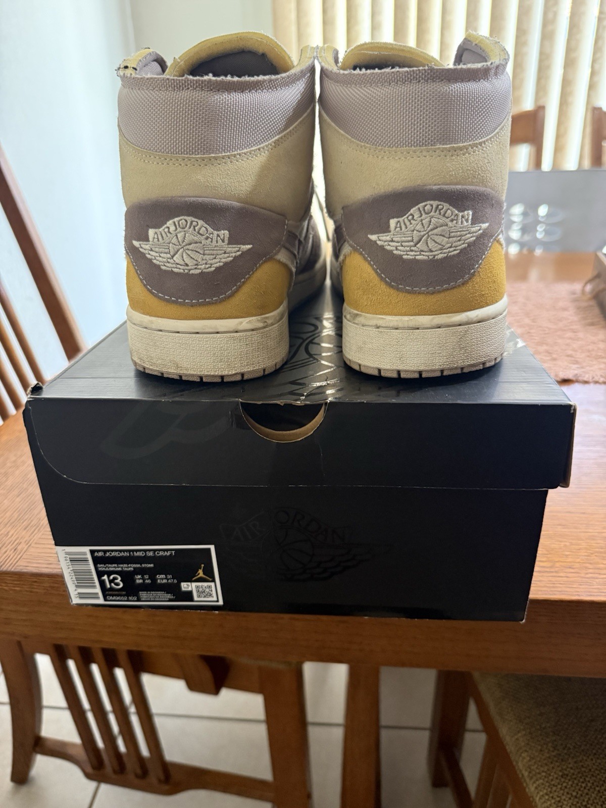 Jordan Air Jordan 1 Mid SE Craft Inside Out Beige Brown Sneaker DM9652-102