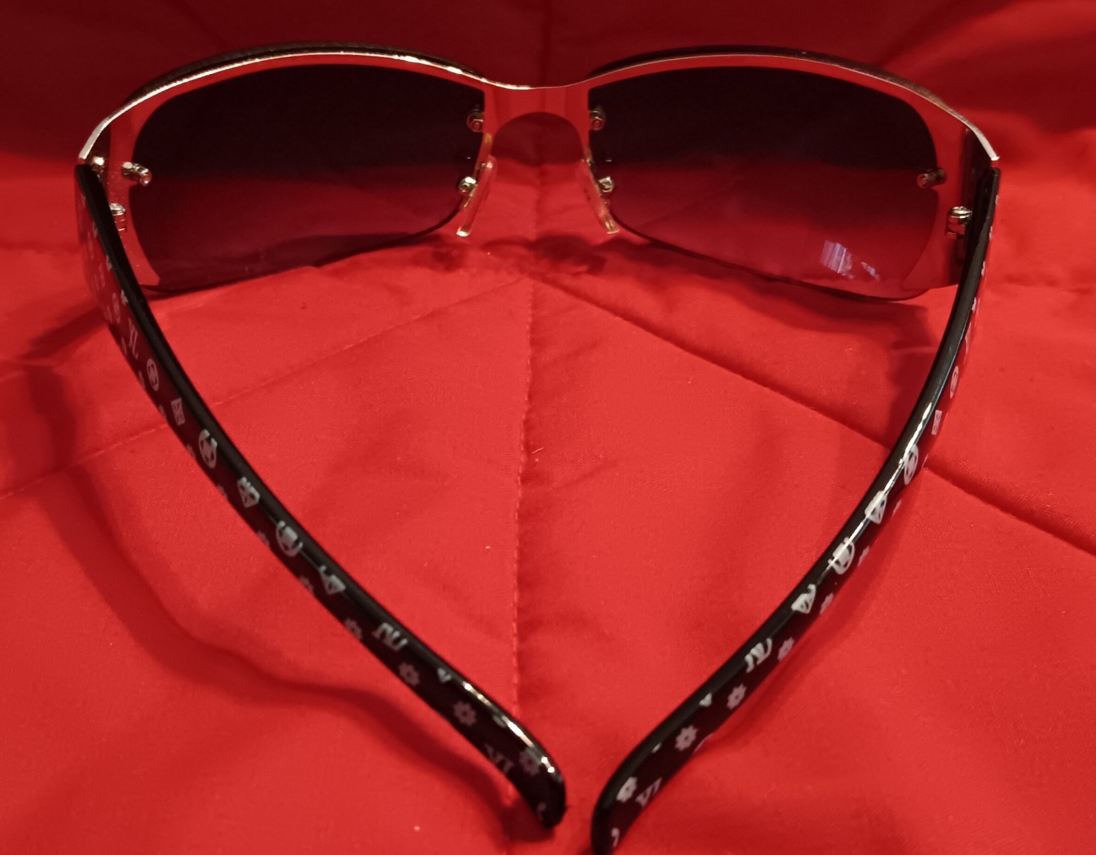 XL Sting Women’s Sunglasses With Silver Metal Frame And Black UV 400 Lenses