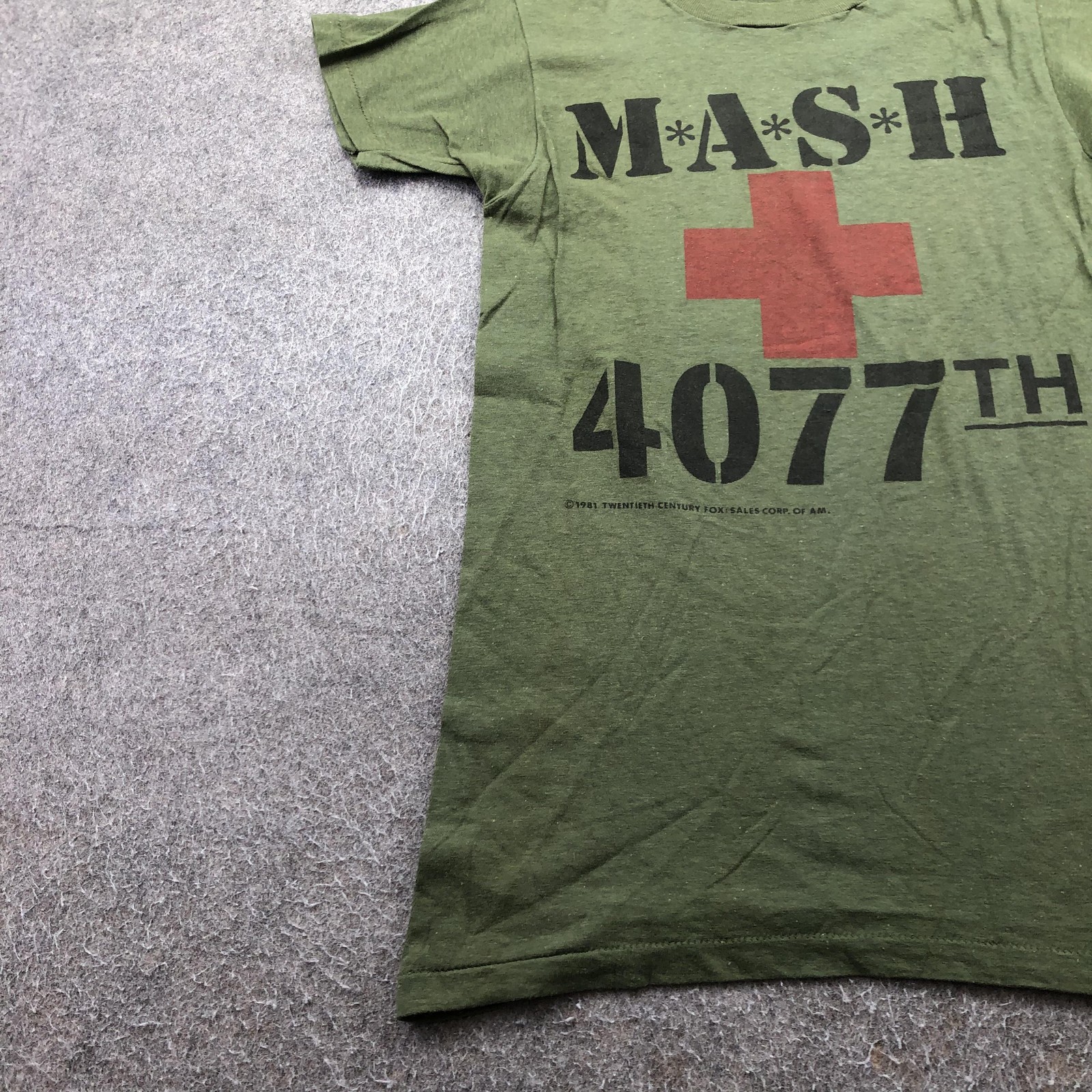 Vintage MASH Shirt Mens Small Green Military TV Show 4077th Tee Korean War 80s