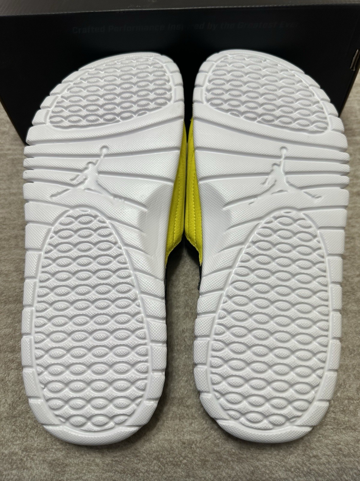2014 JORDAN HYDRO XIV RETRO BLACK/VIBRANT YELLOW – NWB NEVER WORN SZ 10