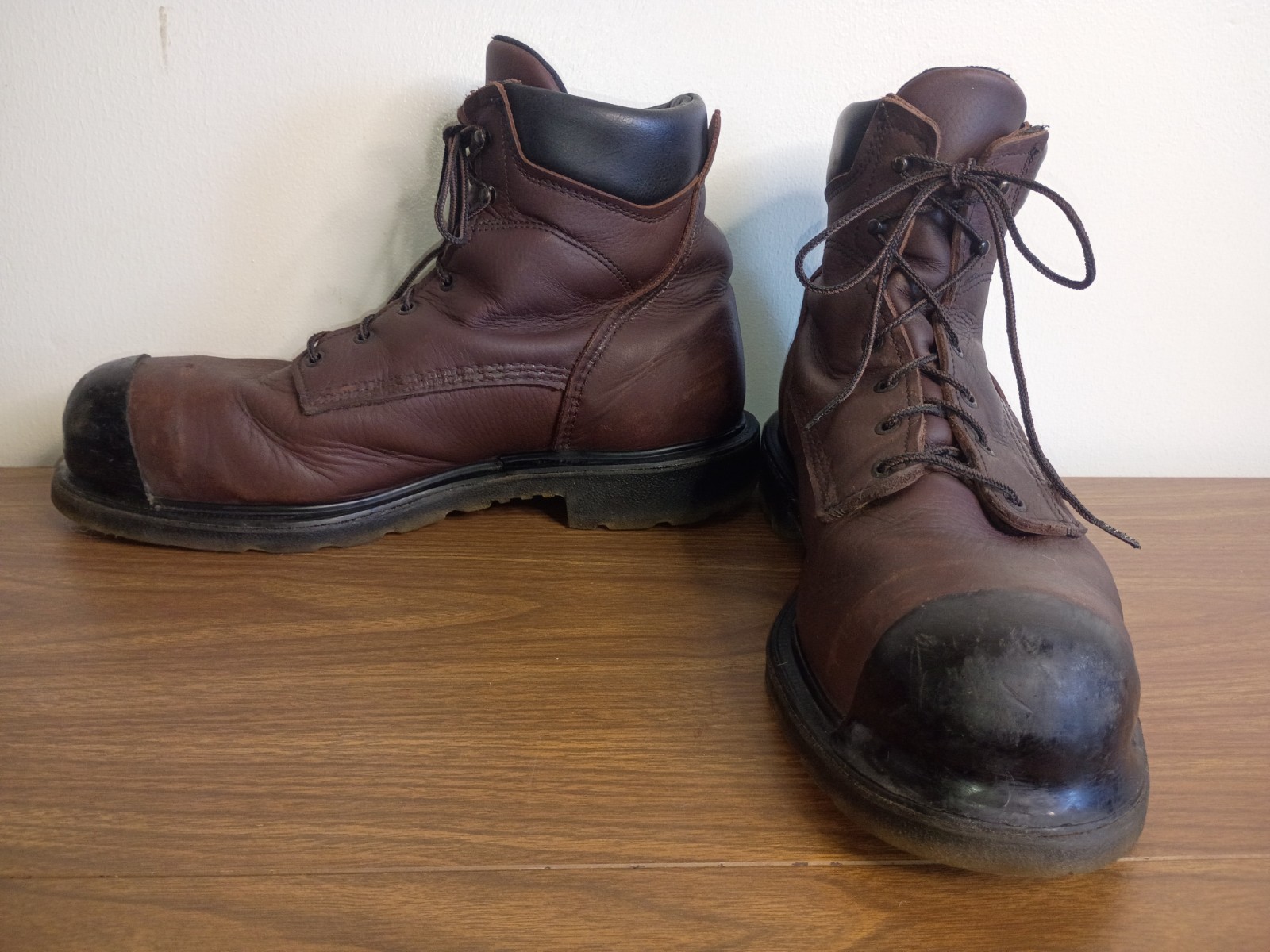 RED WING Sz. 14US/48EU 2240 SuperSole Safety Rated Work Boot w Tuff Toe App