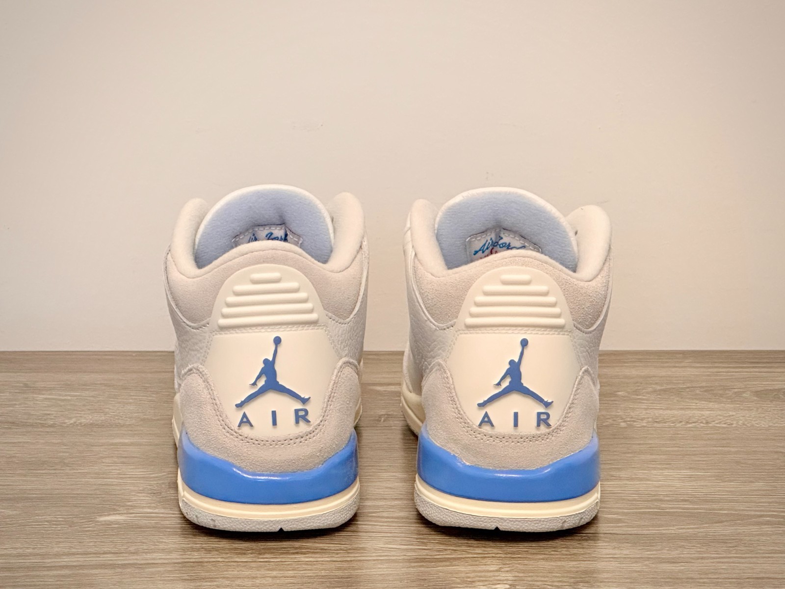 Air Jordan 3 Retro – 7 Men / 8.5 Women – Summit White/Hydrogen Blue CT8532-101