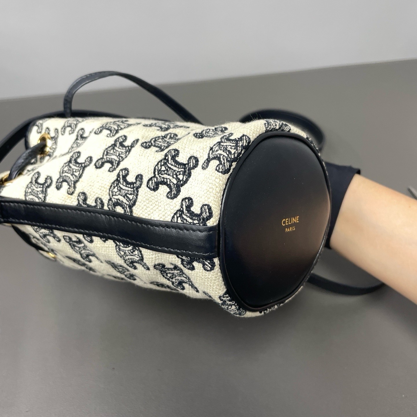 Celine Pre-Owned Authentic Bucket Bag Black 9*16.5 Free Tracked Shipping