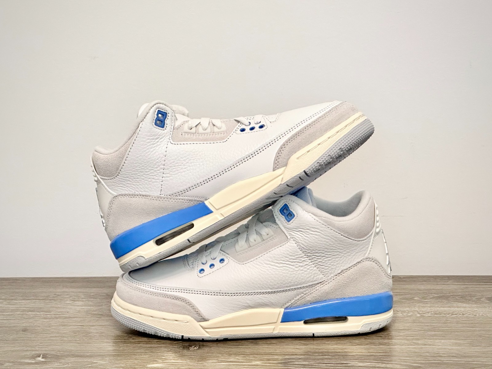 Air Jordan 3 Retro – 7 Men / 8.5 Women – Summit White/Hydrogen Blue CT8532-101