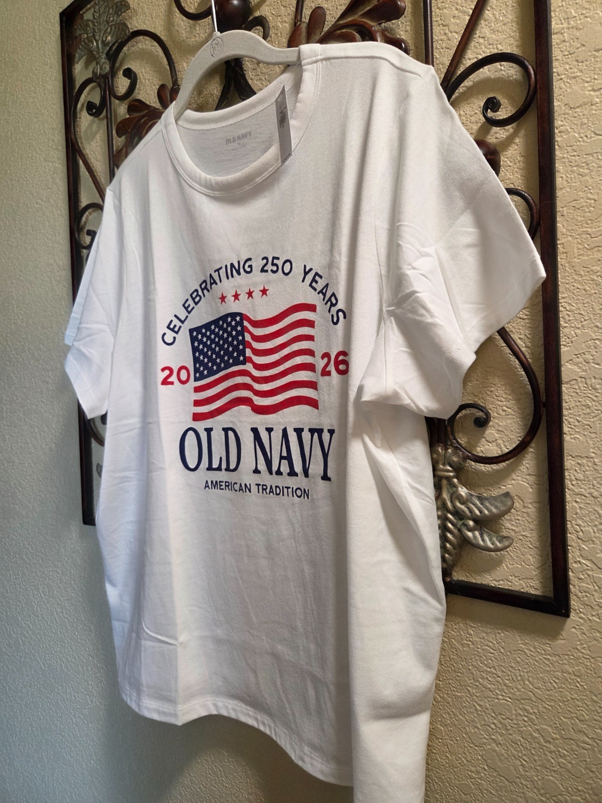 BRAND NEW Women’s OLD NAVY Size XL Celebrating 250 Years Patriotic Tee
