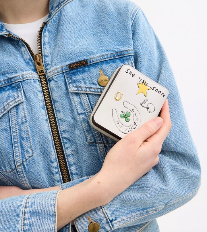 Coach Chalk Doodles ESSENTIAL SKETCH PRINT BILLFOLD WALLET Outside Zip Pocket