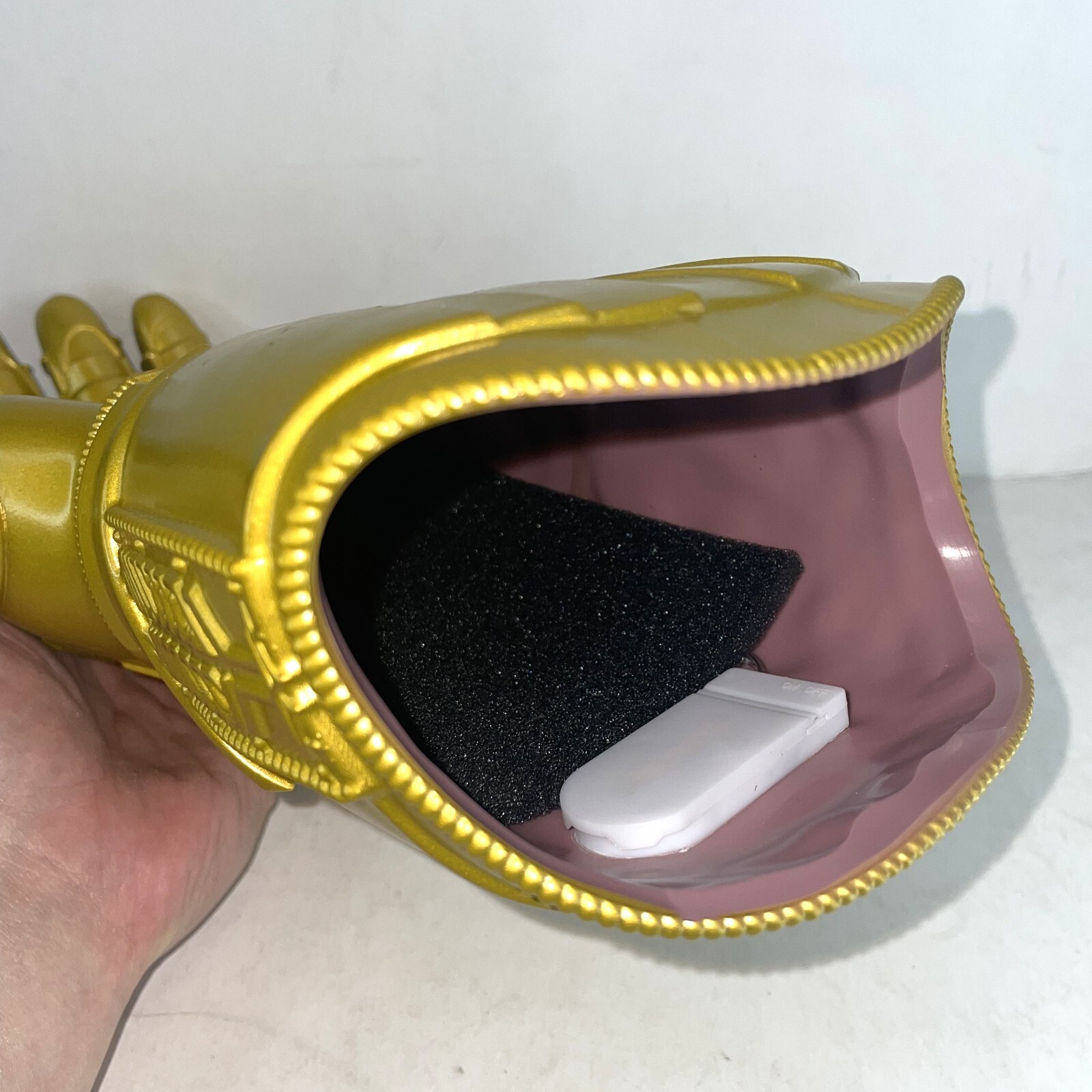 Thanos Infinity War Gauntlet w/LED Light Glove For Kid Size Avengers Costume Toy