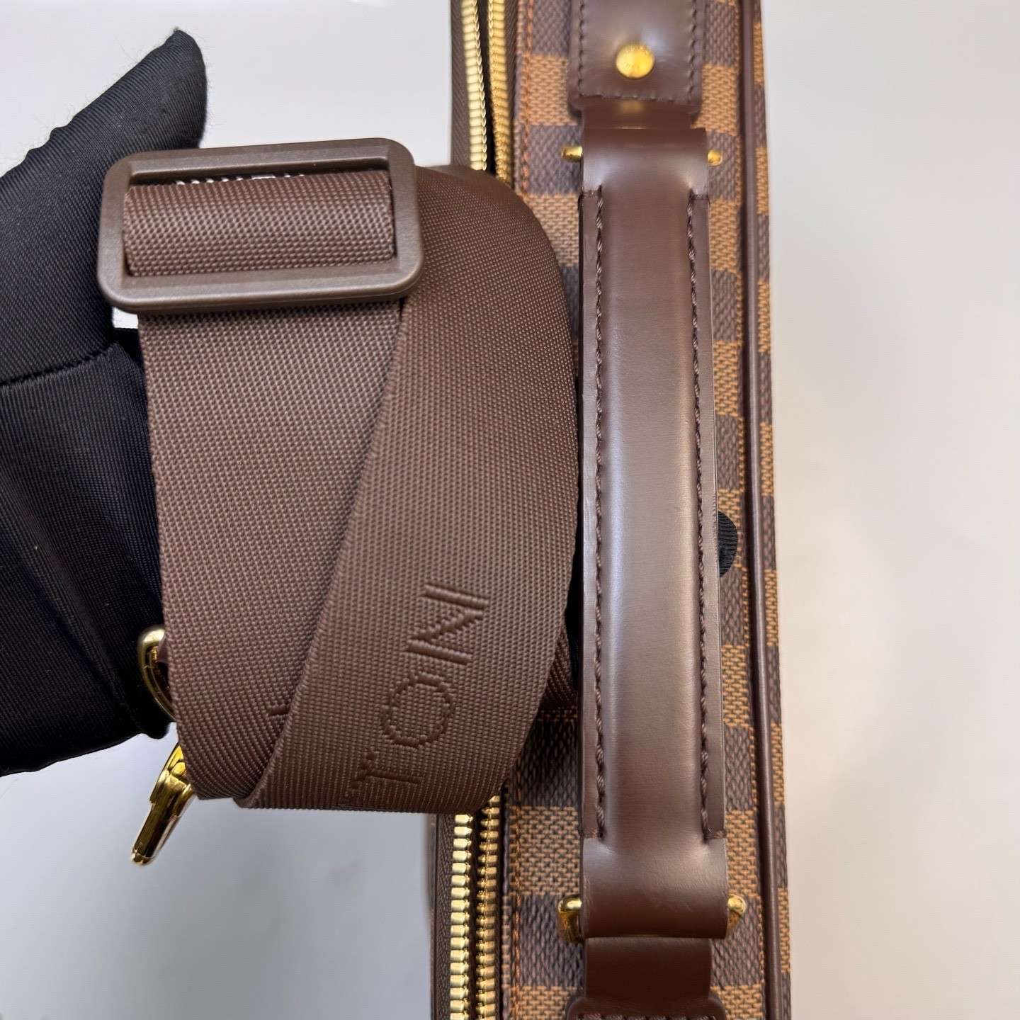 Louis Vuitton Pre-Owned Authentic Messenger Bag Brown Free Tracked Shipping